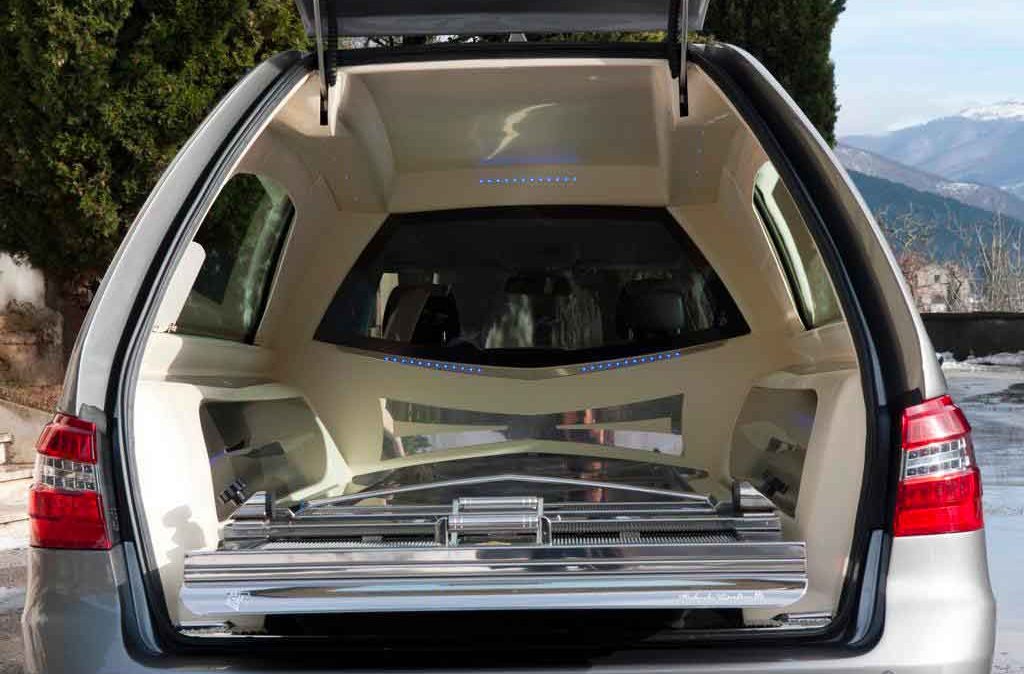 Autofunebre Mercedes classe Roberta Cantinelli - 4